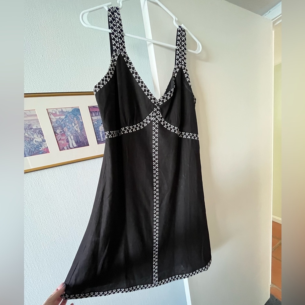 Rachel Zoe beautiful and light A-Line knee-high black and white dress - Size 10